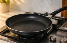 Як почистити сковорідку від нагару та жиру в домашніх умовах