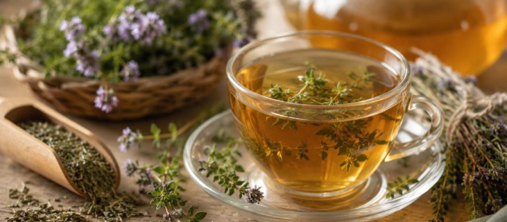 Чай з чебрецем: користь, протипоказання та як правильно заварювати